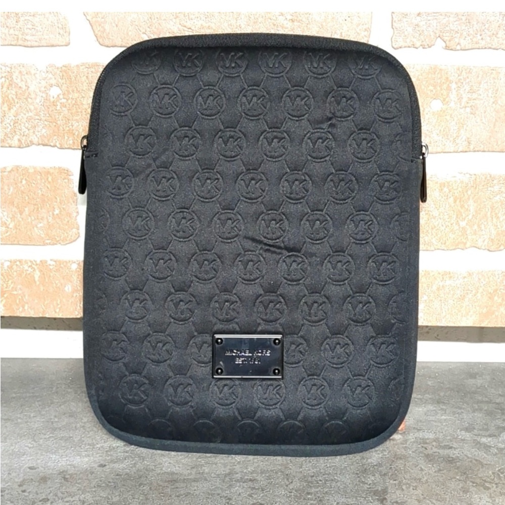 Michael Kors Neoprene IPAD Sleeve